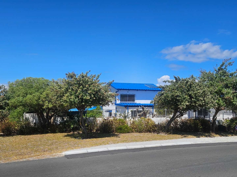 4 Bedroom Property for Sale in Pearly Beach Western Cape